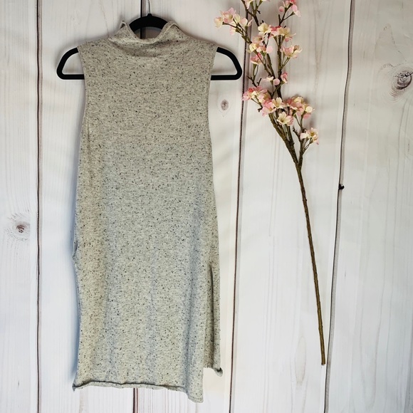 CYNTHIA ROWLEY SLEEVELESS TURTLENECK Tunic - Picture 4 of 4